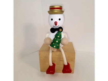 Snowman with tree front