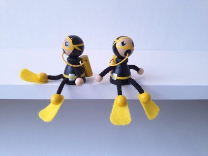 Scuba diver hand painted wooden keychain